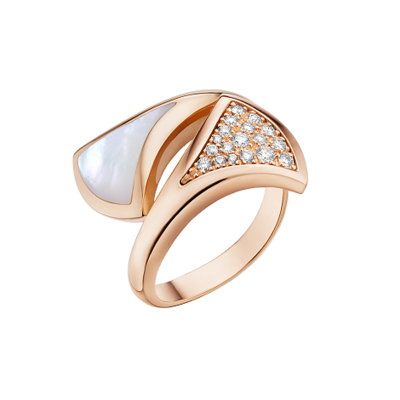 Elegant diamond ring